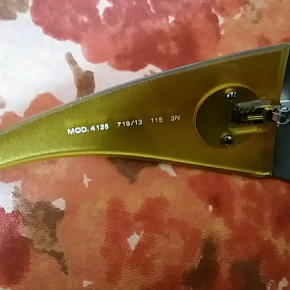 Authentic Versace sunglasses - Picture 3 of 3